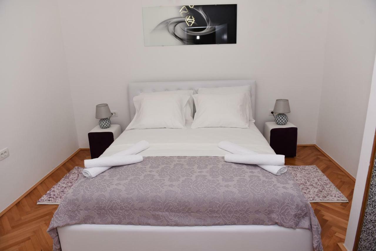 Lux Apartman Casablanca 普卢日内 外观 照片