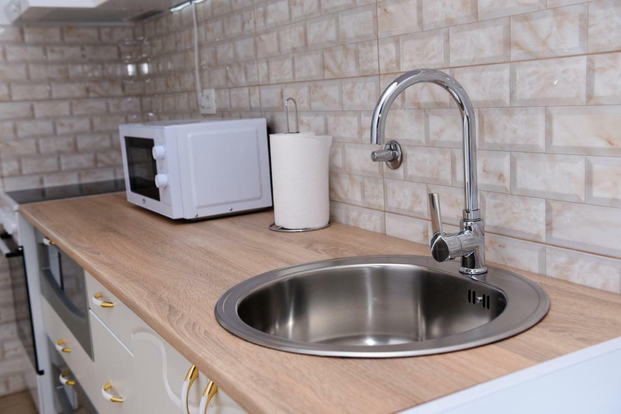 Lux Apartman Casablanca 普卢日内 外观 照片