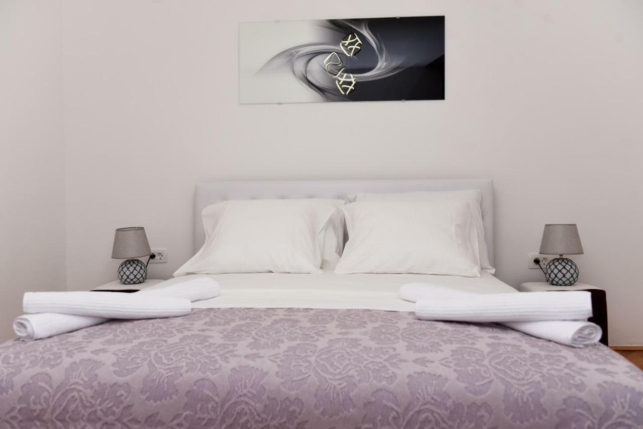 Lux Apartman Casablanca 普卢日内 外观 照片