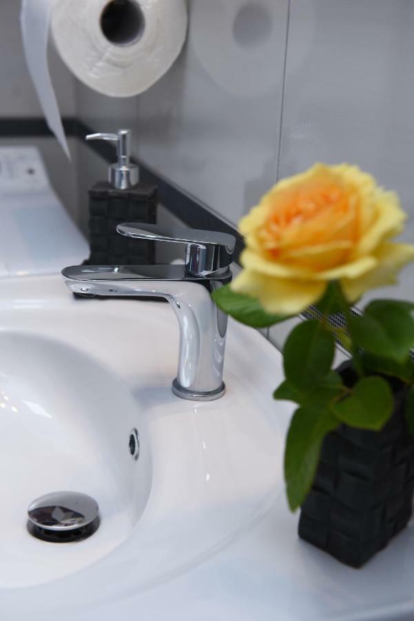 Lux Apartman Casablanca 普卢日内 外观 照片